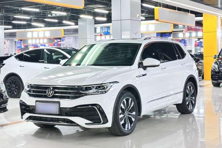 Used Volkswagen Tiguan L 2023 Facelift 380TSI Automatic All-Wheel Drive R-Line Flagship 7-Seater
