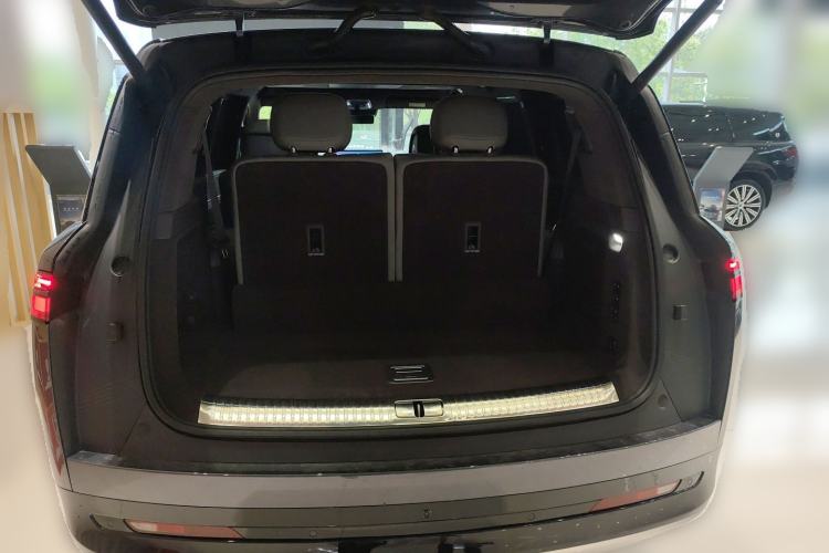 Used Denza N9 2025 Flagship Model Trunk