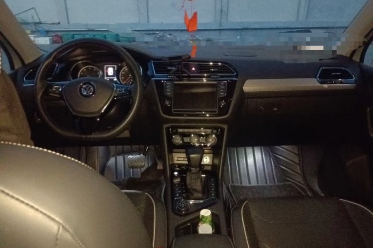 Used Volkswagen Tiguan L 2018 380TSI Automatic All-Wheel Drive Flagship Edition Center Console