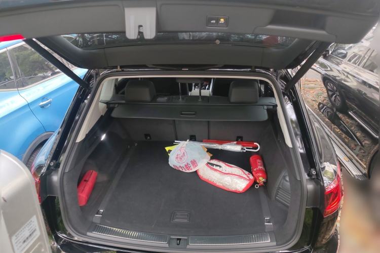 Used Volkswagen Touareg New Energy 2021 eHybrid Trunk