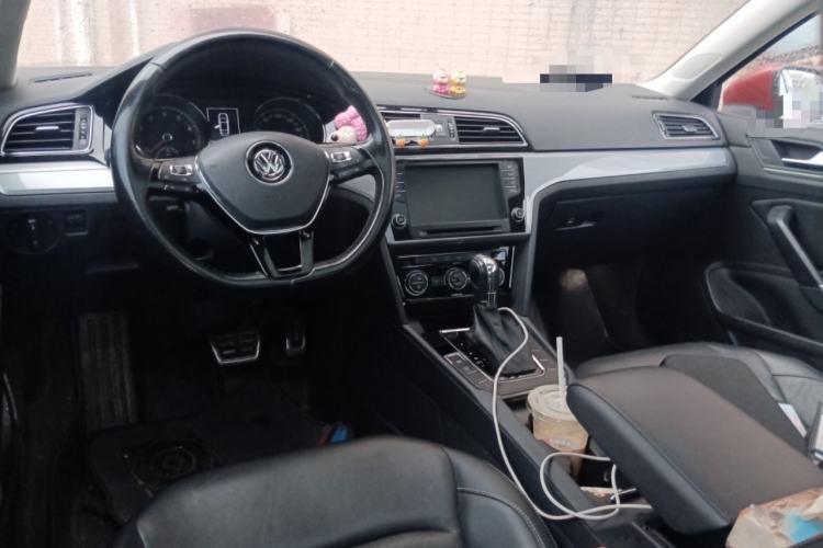 Used Volkswagen Lamando 2015 280TSI DSG Comfort Edition Center Console