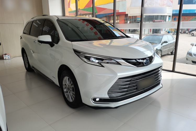 Used Toyota SIENNA 2021 2.5L Hybrid Premium Edition Front Right 45 Deg
