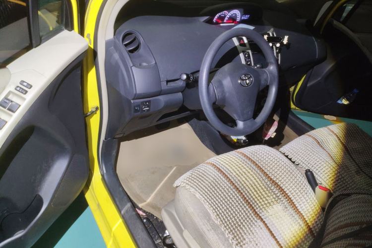 Used Toyota Yaris 2011 1.6E Automatic Charm Edition Driver Seat