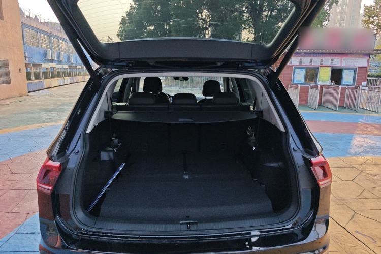 Used Volkswagen Tiguan L 2019 380TSI Automatic All-Wheel Drive Luxury Edition with 7 Seats China VI Standard
