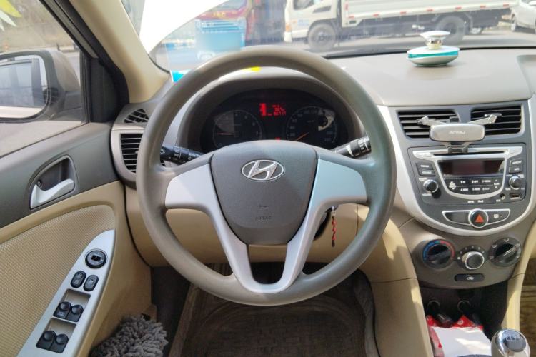 Used Hyundai Verna (older generation) 2010 Sedan 1.4L Manual Comfort GS