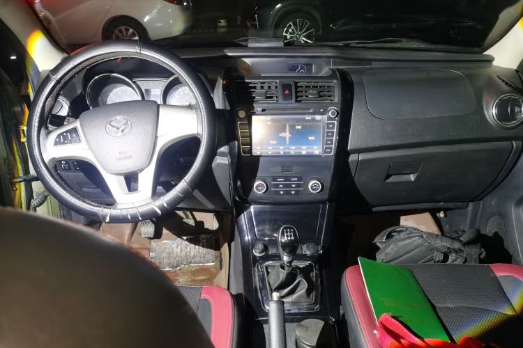 Used HYOSOW S3 2016 1.5L Manual Luxury Edition China IV Emission Standard Center Console