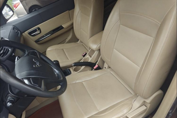 Used Wuling Hongguang 2014 1.2L S Comfort Model China IV
