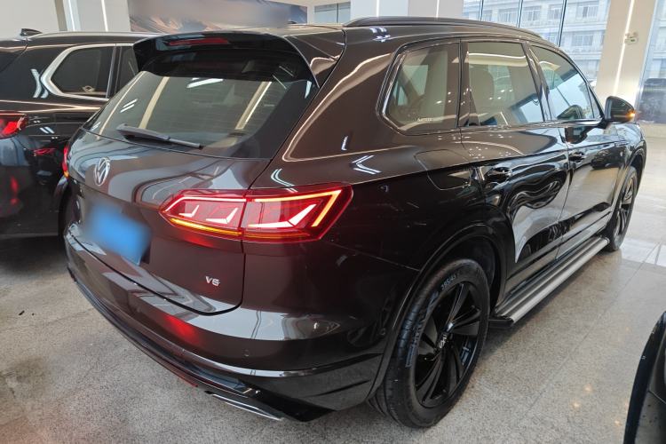 Used Volkswagen Touareg 2022 3.0 TSI Luxury Edition Black Diamond Sport Package Rear Right 45 Deg