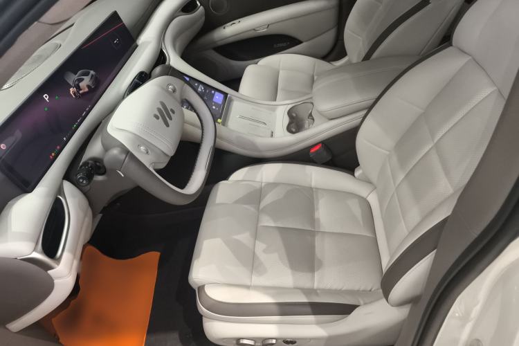 Used IM L6 2025 Max Left Front Seat