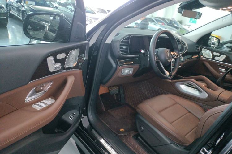 Used Mercedes-Benz GLE 2024 Refreshed GLE 350 4MATIC Stylish Edition Driver Seat