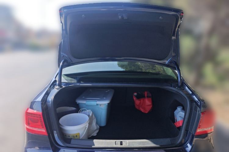 Used Volkswagen Magotan 2011 1.8TSI DSG Luxury Model Trunk