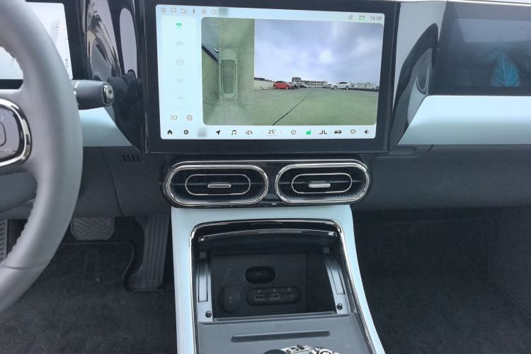 Used Leapmotor C01 2022 Four-Wheel Drive Dual-Motor Performance Version Audio And AC Panel