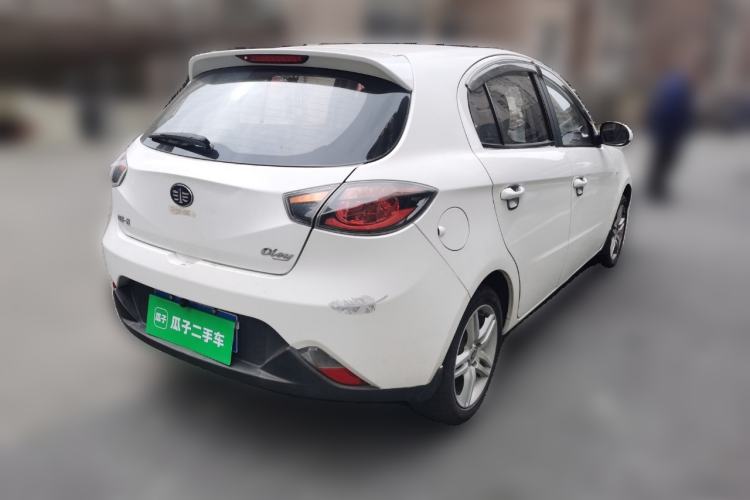 Used Oley 2014 Hatchback 1.5L Manual Comfort Model Rear Right 45 Deg