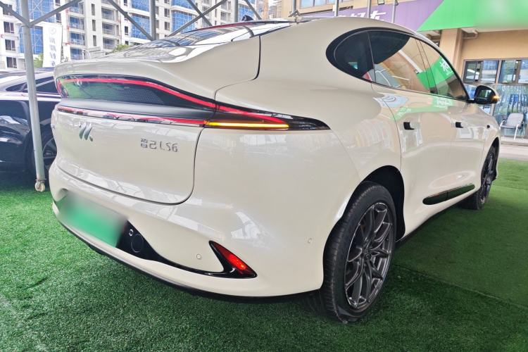 Used IM LS6 2023 Max Standard Edition Rear Right 45 Deg