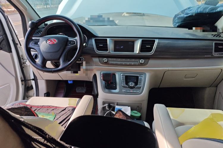 Used SAIC MAXUS G10 2021 2.0T Automatic Elite Edition Gasoline 7-Seater Center Console