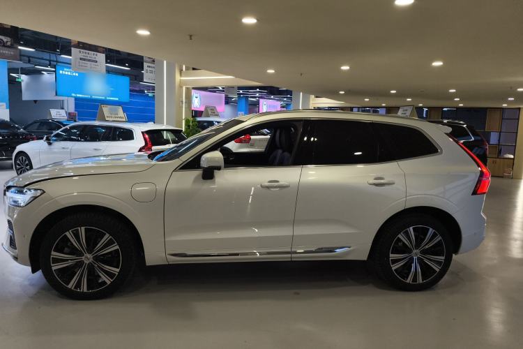Used Volvo XC60 New Energy 2022 T8 Plug-in Hybrid Long-Range All-Wheel Drive Zhiyuan Luxury Edition