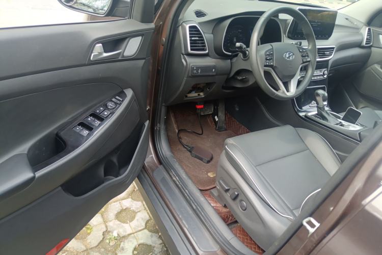 Used Hyundai Tucson 2019 280TGDi Dual-Clutch Two-Wheel Drive Fashion Edition China V Standard Driver Seat