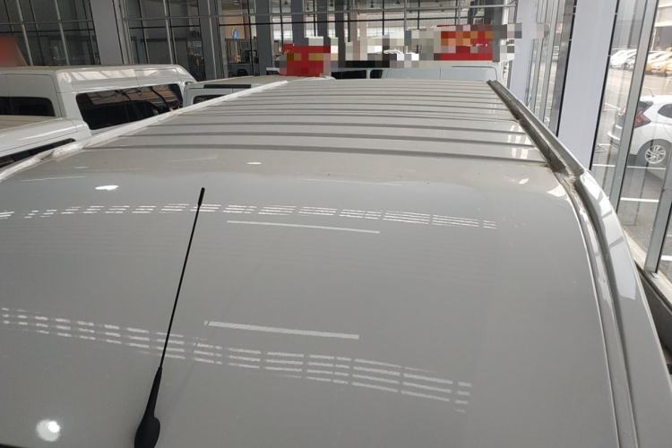 Used SAIC MAXUS Xintu V80 2025 Value Edition Aoyuntong 2.0T Manual Short Wheelbase Mid-Height 127 Ps 5/6 Seats Roof