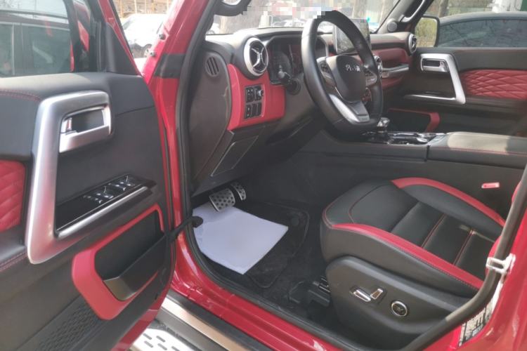 Used BAIC Off-Road BJ40 2020 2.0T Automatic Four-Wheel Drive Urban Hunter Edition Chivalrous Type Driver Seat