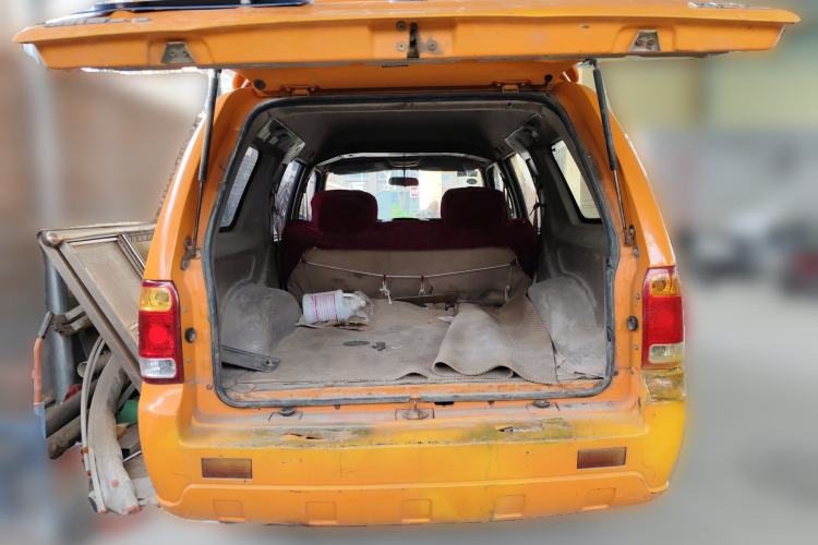 Used Huanghai Challenger SUV 2010 2.0L Two-Wheel Drive DD6490P Trunk