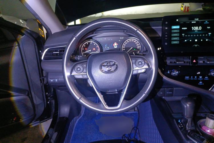 Used Toyota Camry 2021 2.0G Luxury Edition
