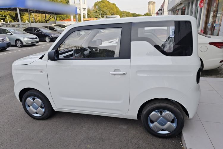 Used Geely Galaxy Panda 2024 Panda Mini 200km Endurance Bear
