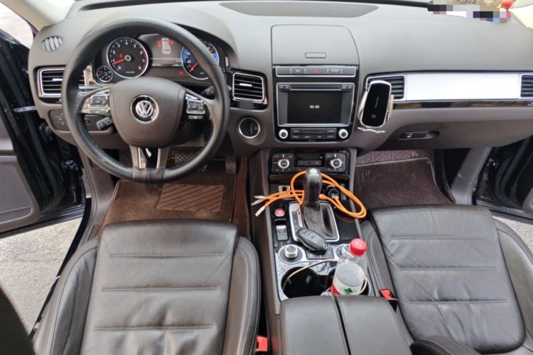 Used Volkswagen Touareg 2017 3.0 TSI Touareg Model Center Console