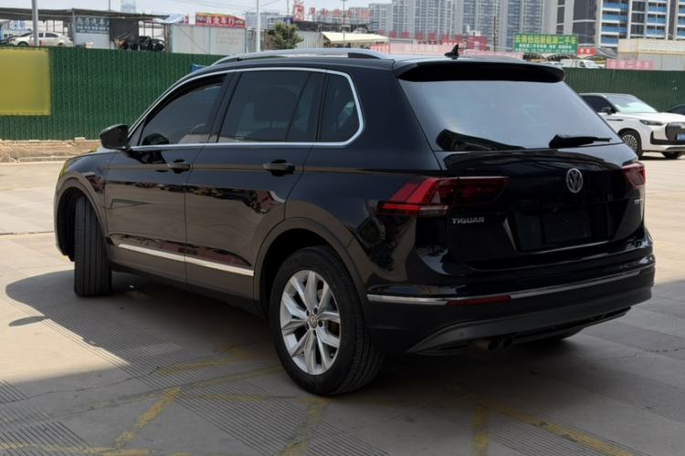 Used Volkswagen Tiguan 2018 330TSI All-Wheel-Drive Innovation Model Exterior 6