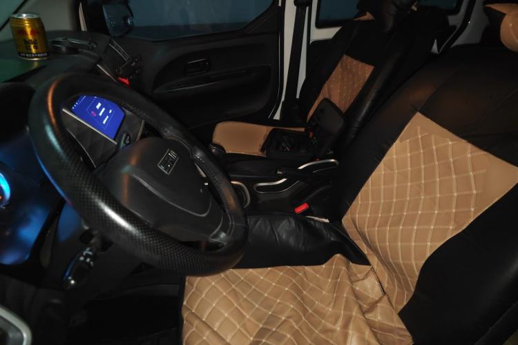 Used Jinbei Gold Hiace M Classic 2024 1.5L Engineering Lion Passenger Vehicle 5 Seats Left Front Seat