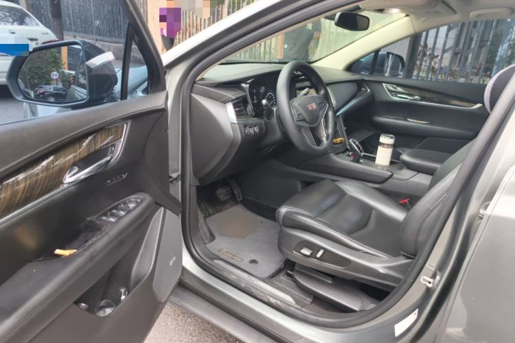 Used Cadillac XT5 2018 25T Luxury Model Driver Seat