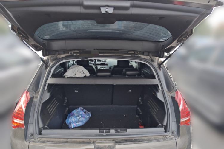 Used Peugeot 3008 2015 2.0L Automatic Classic Edition