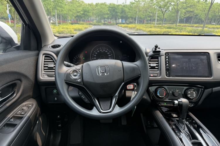 Used Honda Vezel 2020 1.5L CVT Pioneer Edition Interior 2
