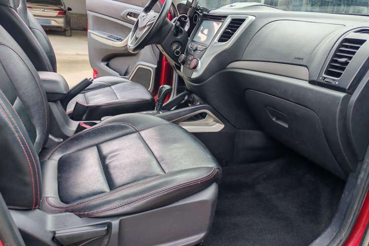 Used CHANGAN CS35 2012 1.6L Automatic Luxury Version China IV Standard
