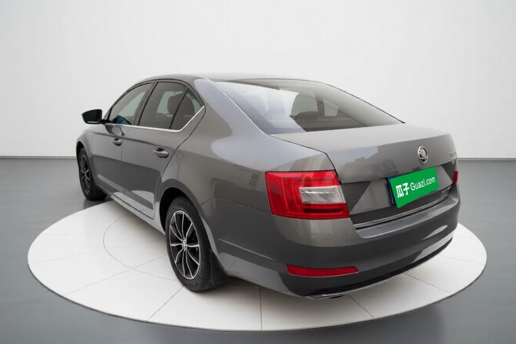 Used Skoda Octavia 2017 1.6L Automatic Smart Drive Edition