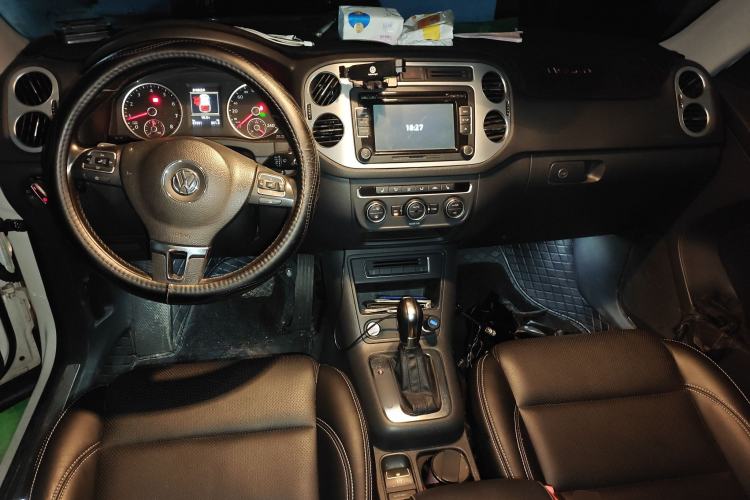 Used Volkswagen Tiguan 2015 1.8TSI Automatic Two-Wheel Drive Luxury Model Center Console