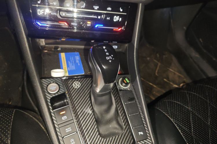 Used Volkswagen Sagitar 2021 280TSI DSG Excellence Edition Gear Lever