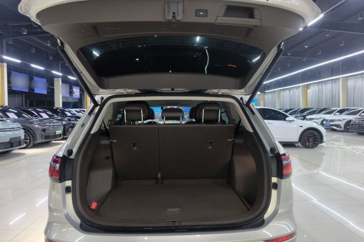 Used Volkswagen Viloran 2020 380TSI Prestige Edition
