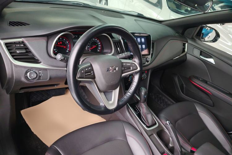 Used Chevrolet Monza 2020 Light Hybrid RS 330T Automatic Comfort Edition Center Console