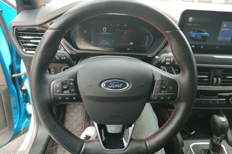 Used Ford Focus 2022 Sedan EcoBoost 180 Automatic ST Line Steering Wheel