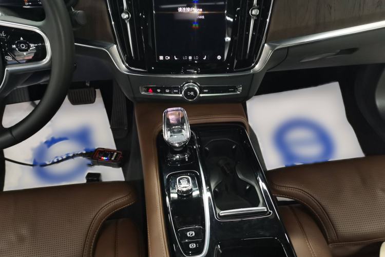 Used Volvo S90 New Energy 2025 Plug-in Hybrid Four-Wheel Drive Long-Range Luxury Smart Edition Gear Lever