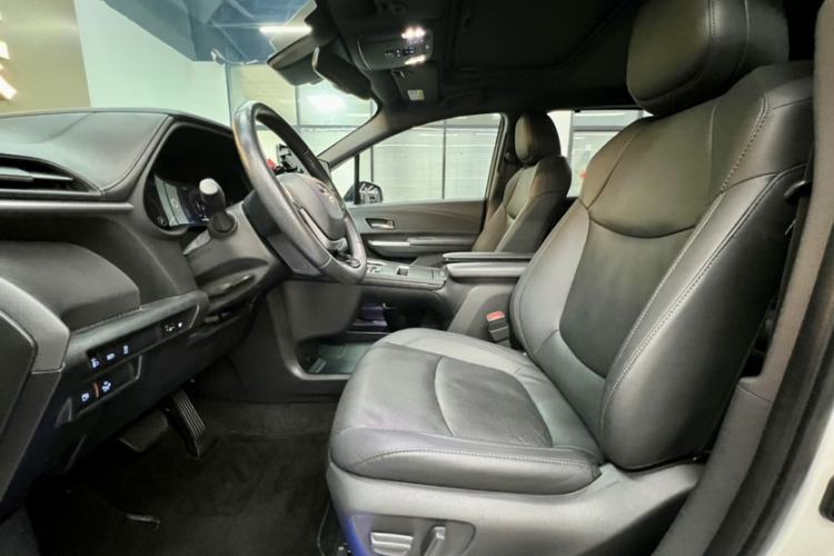 Used Toyota SIENNA 2021 2.5L Hybrid Ultimate Edition Interior 4