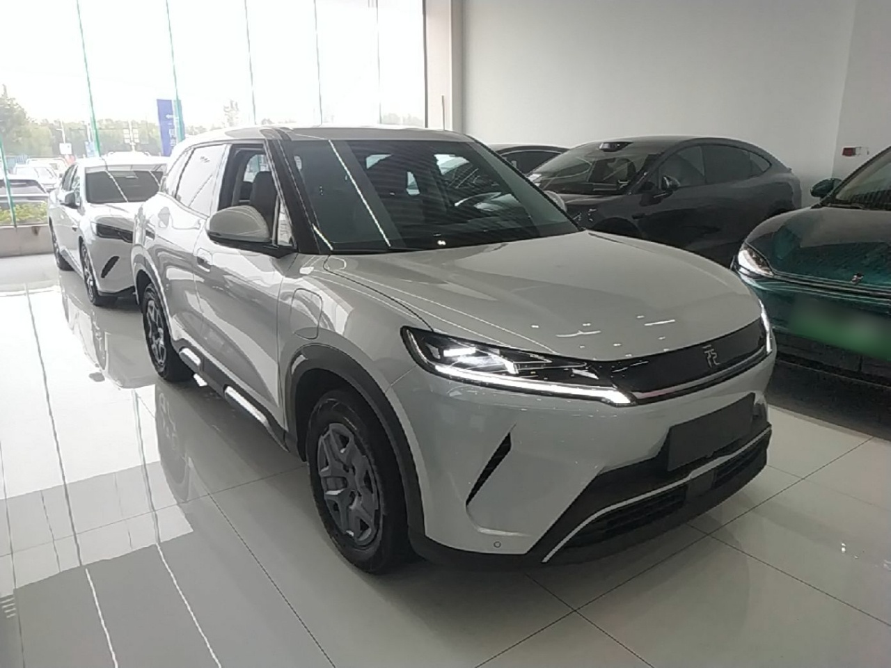 BYD Yuan UP 2025 Model 301KM Leading Version — снимка 3