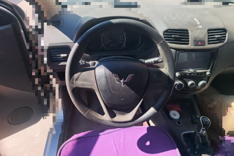 Used Wuling Hongguang 2014 1.5L S Standard Version
