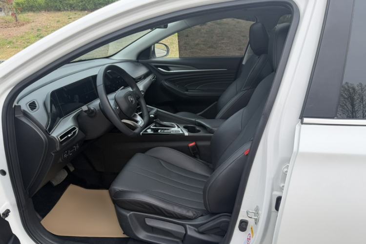 Used CHANGAN Eado 2021 PLUS 1.6L GDI CVT Luxury Model Interior 5