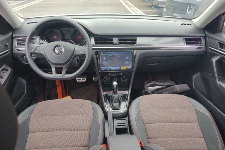 Used Volkswagen C-TREK 2017 230TSI DSG Comfort Version
