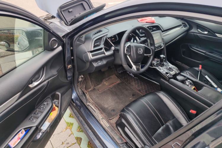 Used Honda Civic 2016 220TURBO CVT Luxury Edition
