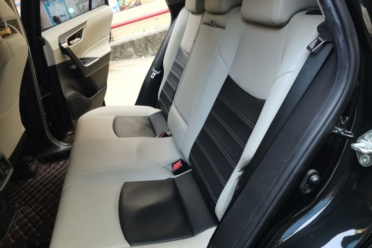 Used Toyota Wildlander 2020 2.0L CVT 4x4 Luxury Edition
