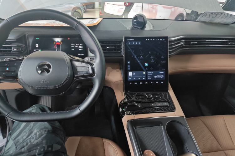 Used Nio ES8 2020 415 km Range 6-Seater Version Center Console