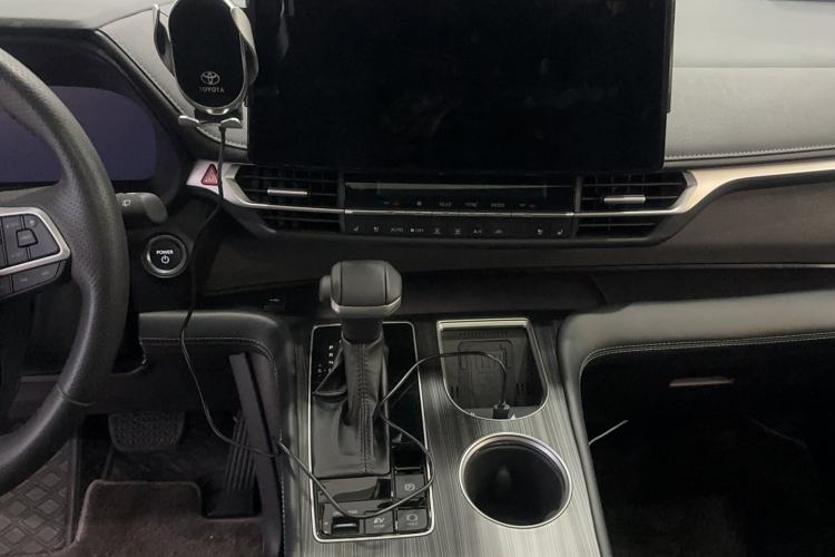 Used Toyota Sienna 2024 2.5L Hybrid Luxury Edition
