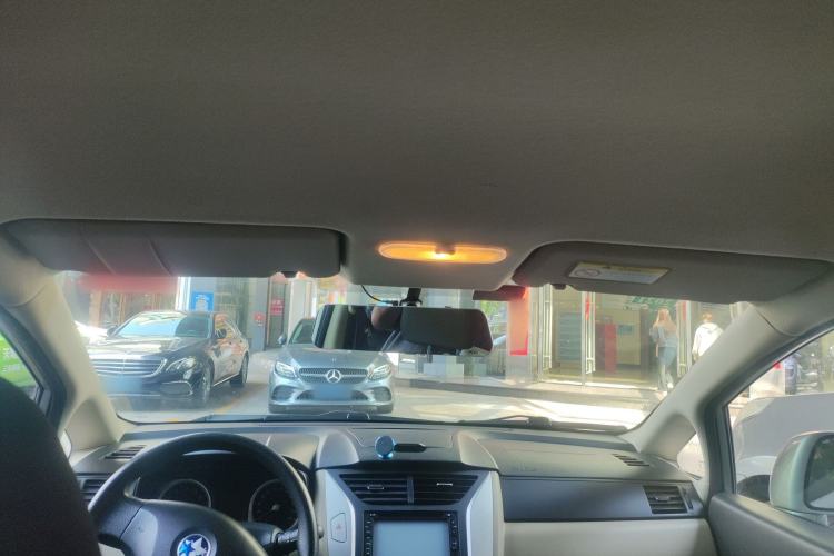 Used Venucia R50 2013 1.6L Manual Fashion Edition